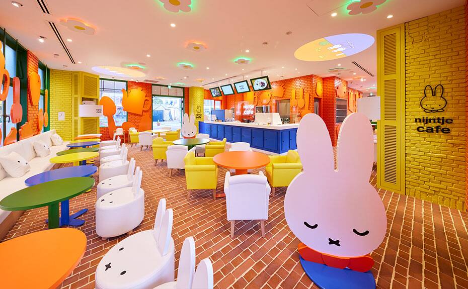ミッフィ専門店「ナインチェ」のカフェ店内写真