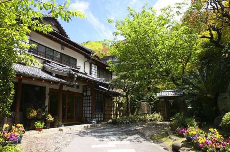 坂聖・玉樟園）