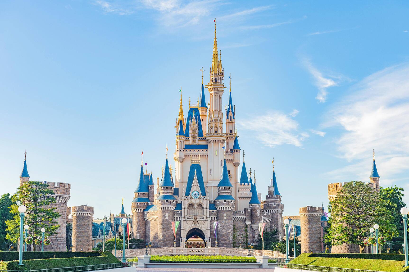 “夢と魔法の王国”東京ディズニーランドR（イメージ）Disney 2021-033,2021-034