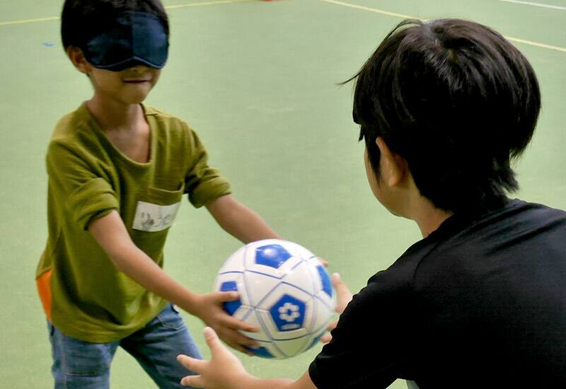 ブラインドサッカー体験の様子