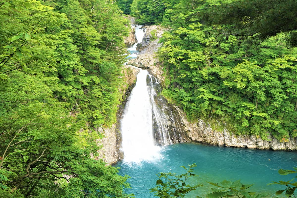 (写真) 元滝伏流水と鳥海山 6