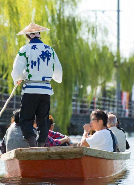 川下りで水郷の町を知る