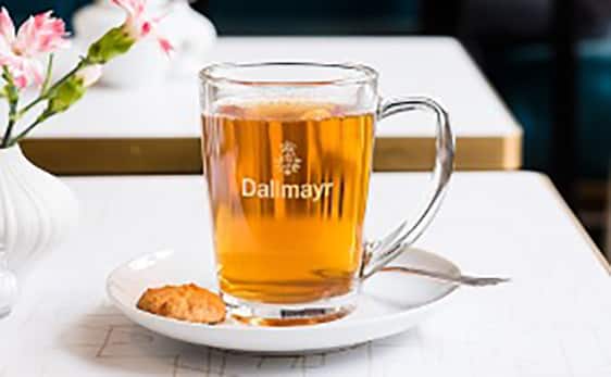 カップ一杯のダルマイヤー紅茶イメージ